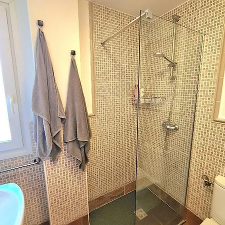 Casa Zalla 110m2, 200m2 Garden, Pool, 1gb Wi-fi, Private Parking Lägenhet *
