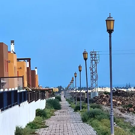 Lägenhet Casa Zalla 110m2, 200m2 Garden, Pool, 1gb Wi-fi, Private Parking Corralejo