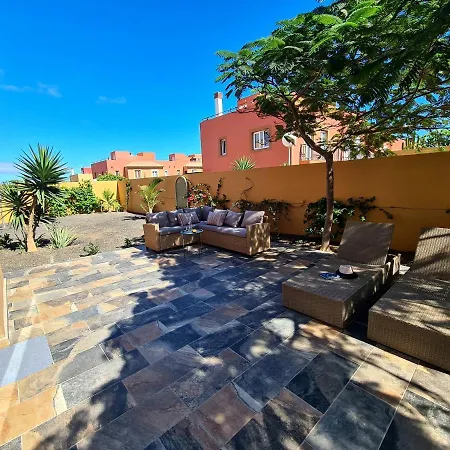 Casa Zalla 110m2, 200m2 Garden, Pool, 1gb Wi-fi, Private Parking Corralejo