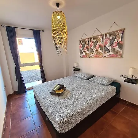 Апартаменты Casa Zalla 110m2, 200m2 Garden, Pool, 1gb Wi-fi, Private Parking *